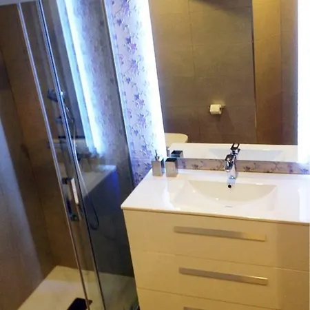 Escalera 14 * 希洪